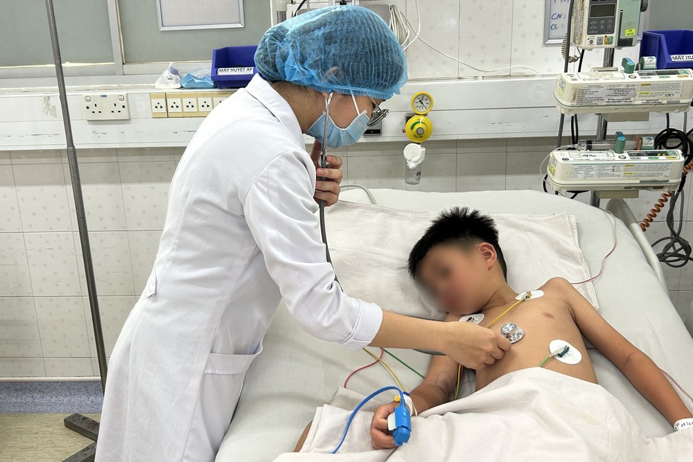 Ghi nhận 6 ca tử vong do sốt xuất huyết, Thành phố Hồ Chí Minh tăng cường các giải pháp phòng ngừa - Ảnh 1. Ghi nhận 6 ca tử vong do sốt xuất huyết, Thành phố Hồ Chí Minh tăng cường các giải pháp phòng ngừa - Ảnh 1.