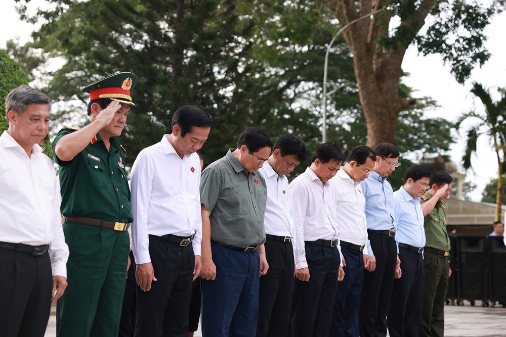 Thủ tướng Phạm Minh Chính: Điều quan trọng trong chính quyền địa phương 2 cấp là chuyển trạng thái từ thụ động sang chủ động phục vụ - Ảnh 13.
