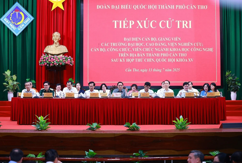 Thủ tướng tiếp xúc cử tri thành phố Cần Thơ - Ảnh 9.
