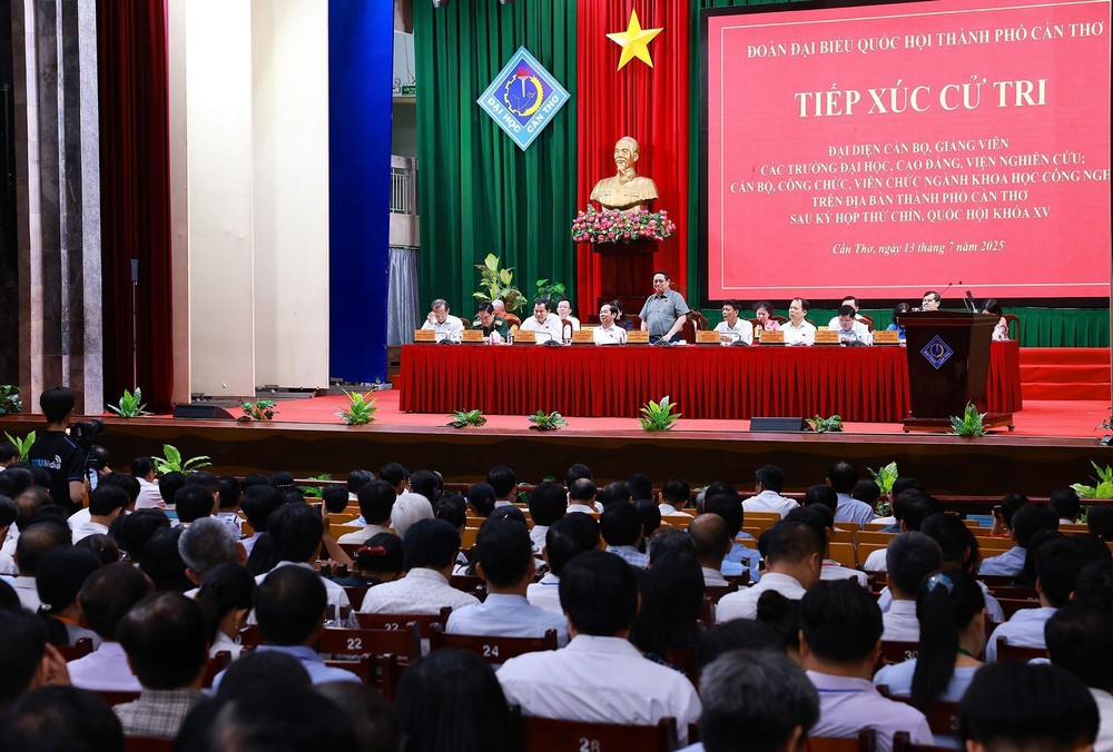 Thủ tướng tiếp xúc cử tri thành phố Cần Thơ - Ảnh 8.