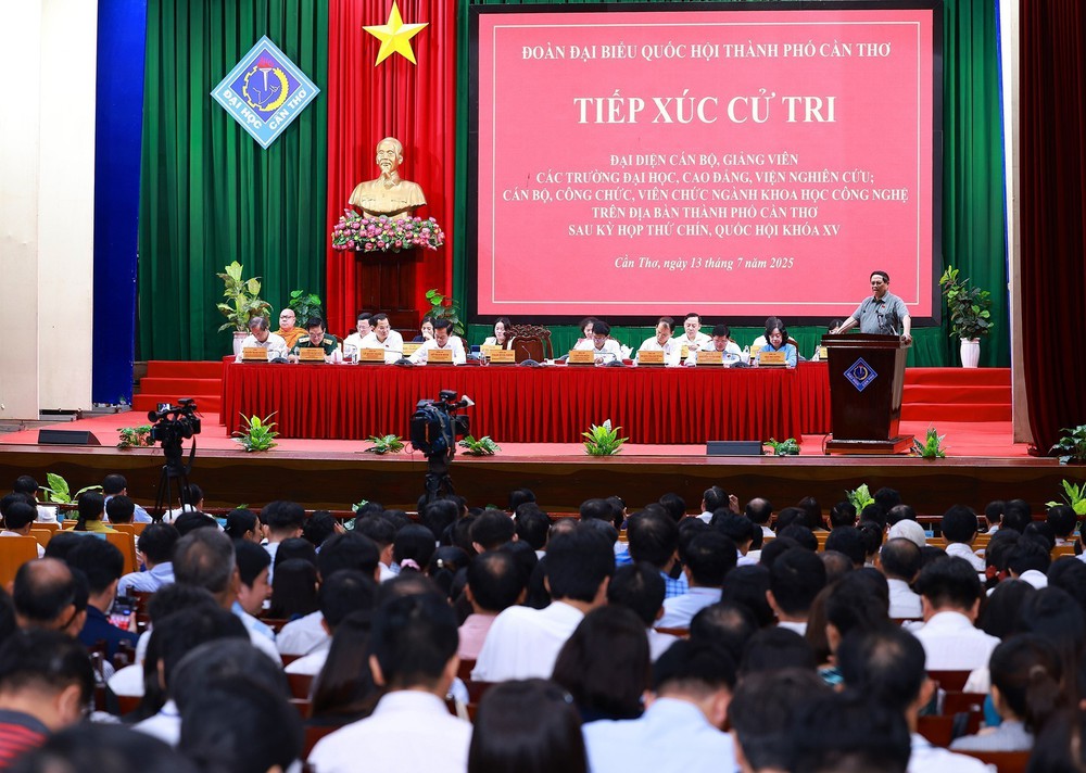 Thủ tướng tiếp xúc cử tri thành phố Cần Thơ - Ảnh 7.