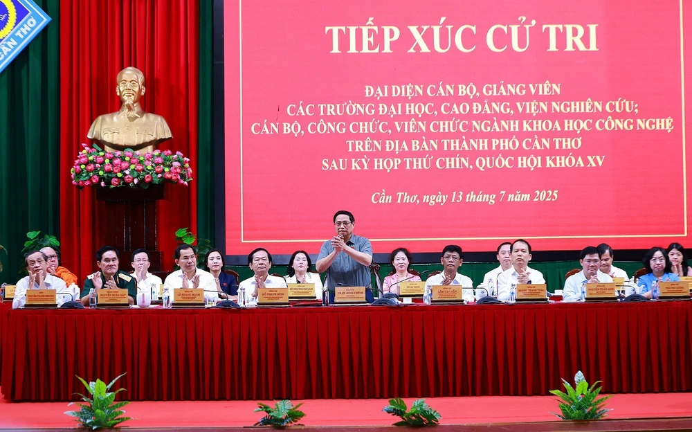 Thủ tướng tiếp xúc cử tri thành phố Cần Thơ - Ảnh 5.