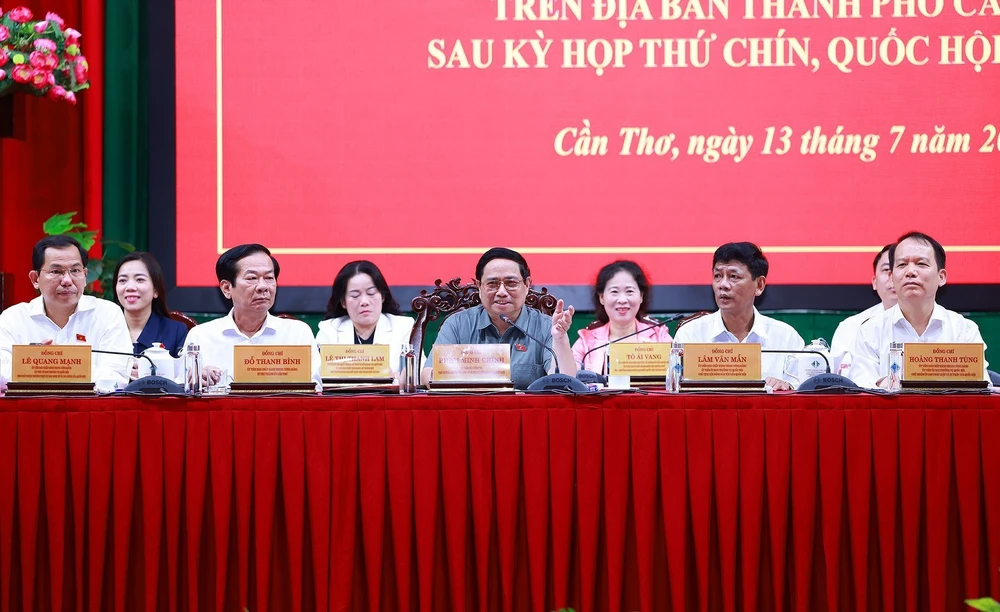 Thủ tướng tiếp xúc cử tri thành phố Cần Thơ - Ảnh 2.
