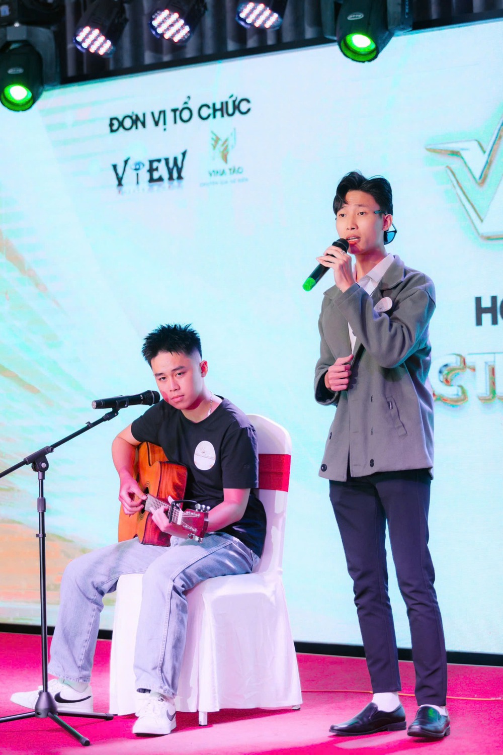 Hoa hậu Lương Thị Thùy Dung ngồi ghế nóng cuộc thi tài năng View Idol  - Ảnh 2.