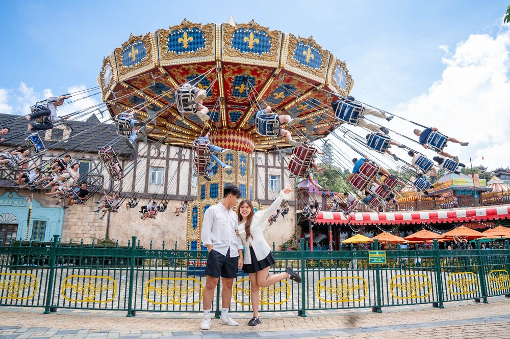 Gần 10 ngàn lượt học sinh giỏi đến Ba Na Hills vui chơi miễn phí - Ảnh 6. Gần 10 ngàn lượt học sinh giỏi đến Ba Na Hills vui chơi miễn phí - Ảnh 6.