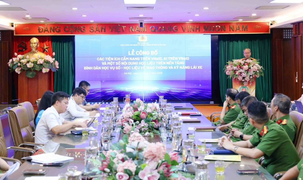 Bộ Công an công bố các tiện ích có trên VNeID - Ảnh 2.