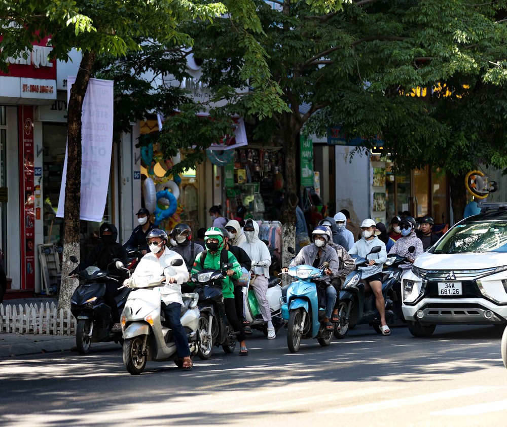 Cấm xe máy chạy xăng trên Vành đai 1 Hà Nội: Khẩn trương hành động cho vùng phát thải thấp - Ảnh 1.
