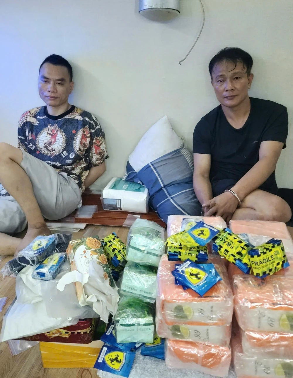 Triệt phá đường dây mua bán ma túy do đối tượng đang điều trị tâm thần cầm đầu - Ảnh 2.