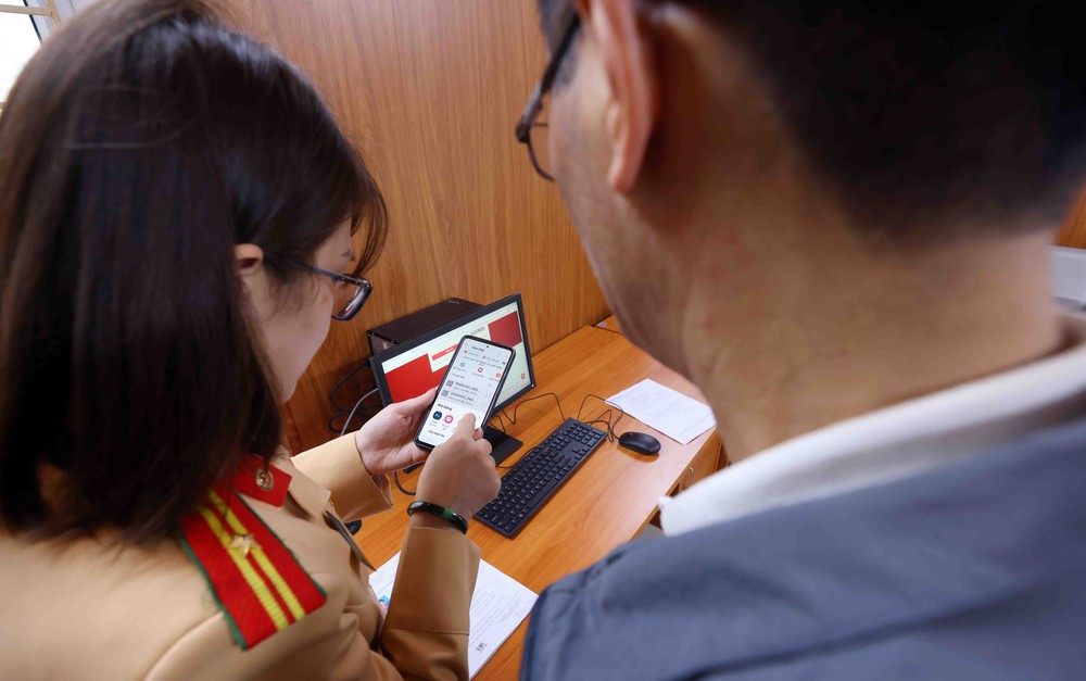 Cục Cảnh sát giao thông thông tin về việc cập nhật giấy phép lái xe trên VNeID - Ảnh 4.