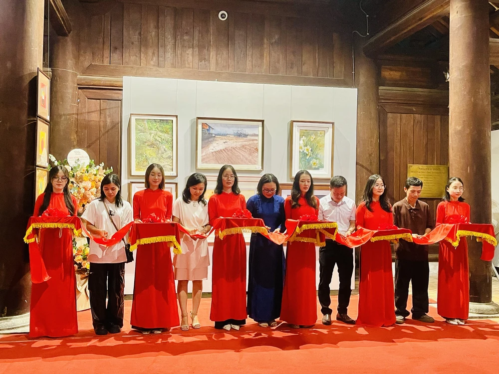 “Nối” - Khi tranh màu nước kết nối con người, thiên nhiên và ký ức - Ảnh 1.