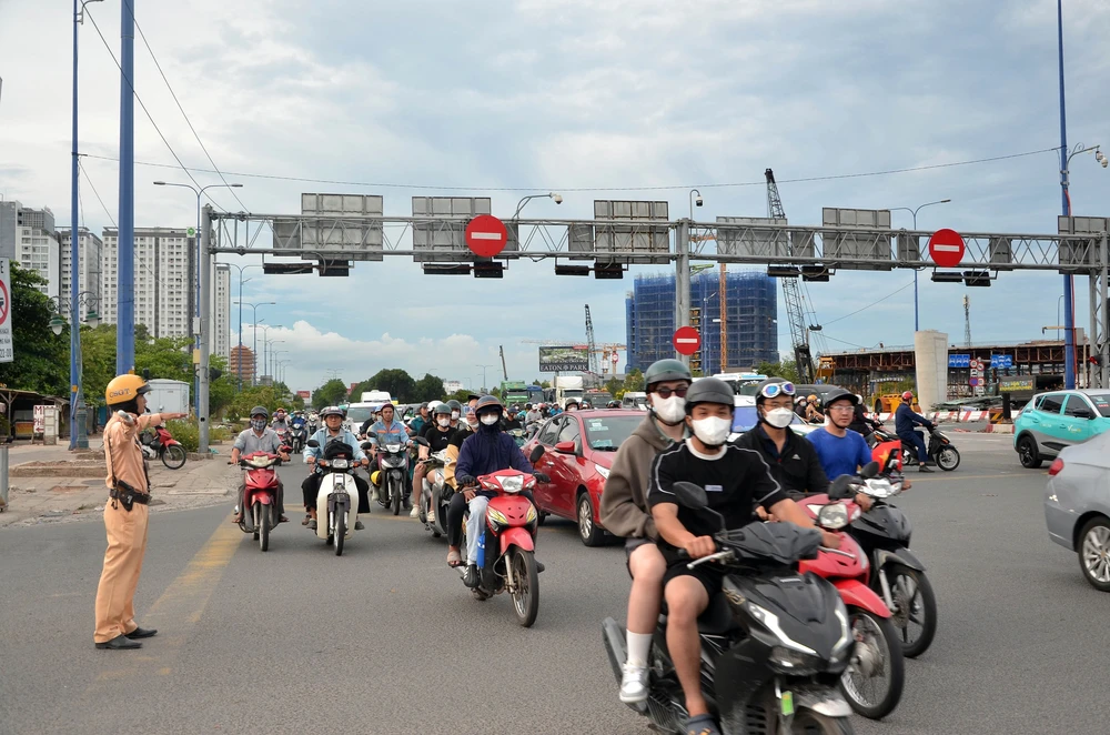 TP. Hồ Chí Minh nghiên cứu phương án hạn chế xe phát thải cao tại khu vực ô nhiễm - Ảnh 2.