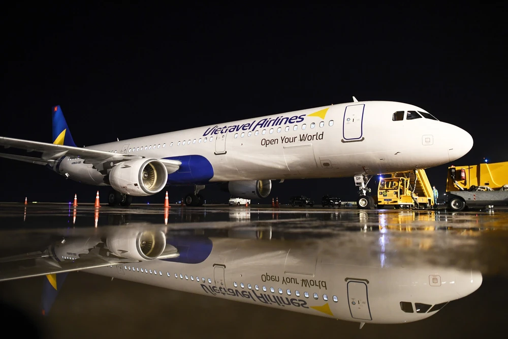 Vietravel Airlines hoàn 100% vé do ảnh hưởng sự cố va chạm tàu bay với chim - Ảnh 1.