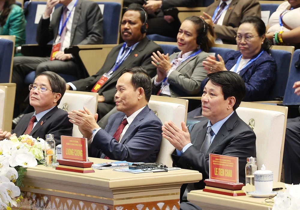 Chủ tịch nước Lương Cường: Hội nghị xúc tiến đầu tư Hải Phòng là thông điệp về khát vọng phát triển - Ảnh 6.