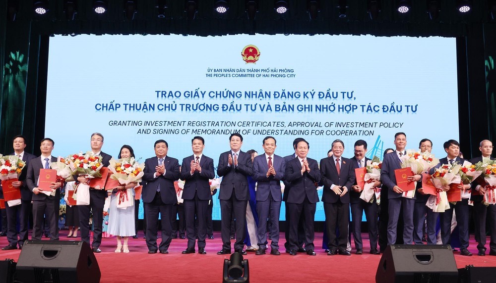 Chủ tịch nước Lương Cường: Hội nghị xúc tiến đầu tư Hải Phòng là thông điệp về khát vọng phát triển - Ảnh 7.
