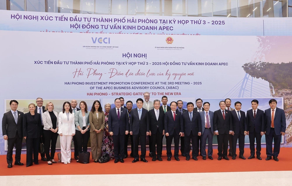 Chủ tịch nước Lương Cường: Hội nghị xúc tiến đầu tư Hải Phòng là thông điệp về khát vọng phát triển - Ảnh 8.
