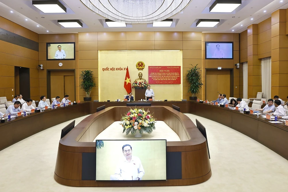 Tổ công tác của Bộ Chính trị làm việc với Ban Thường vụ Đảng ủy Quốc hội, Ban Thường vụ Đảng ủy Chính phủ - Ảnh 1.