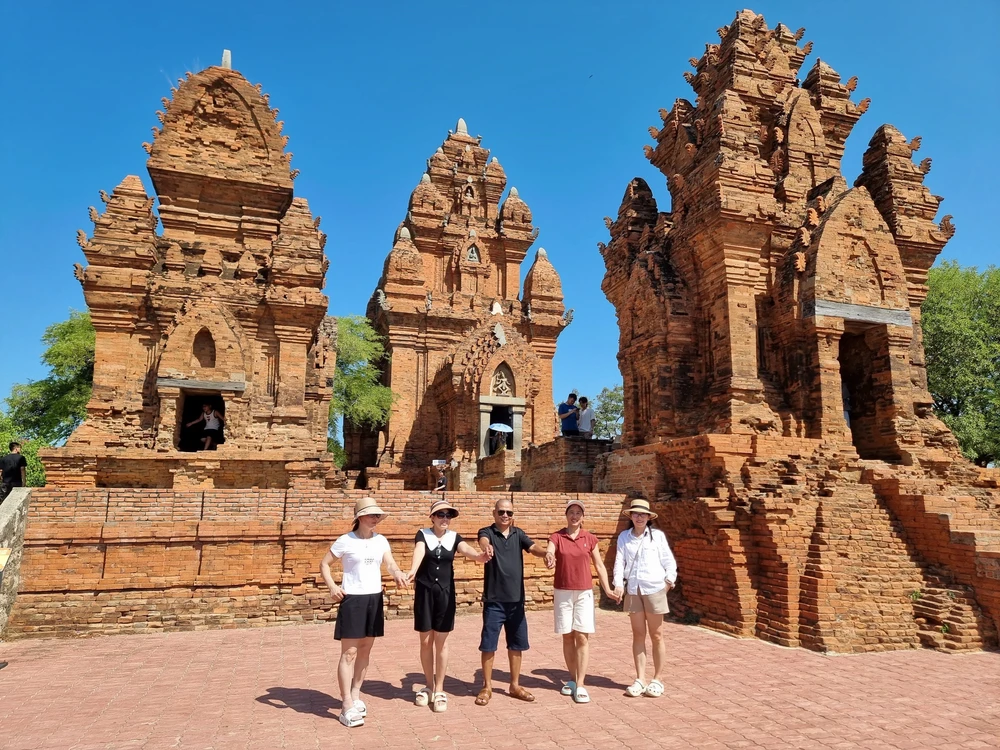 Khám phá vẻ đẹp di sản các tháp Chăm ở Khánh Hòa - Ảnh 2. Khám phá vẻ đẹp di sản các tháp Chăm ở Khánh Hòa - Ảnh 2.