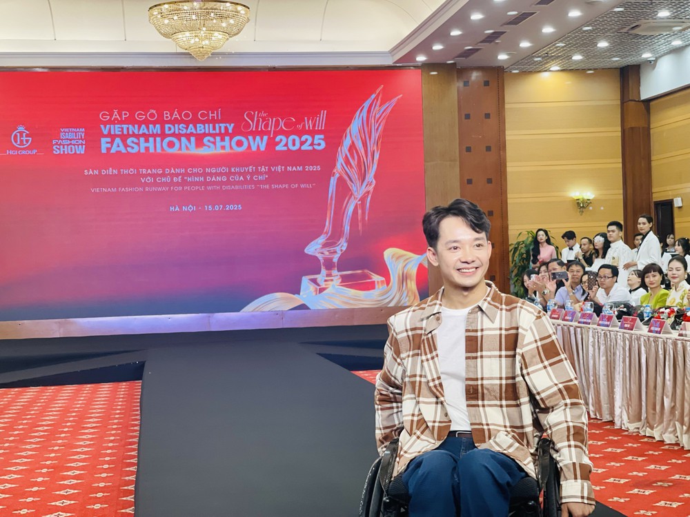 vnapotalsankhaucuaychi-landautochucvietnamdisabilityfashionshow2025danhchonguoikhuyettat8151000-17525906853401998725792.jpg