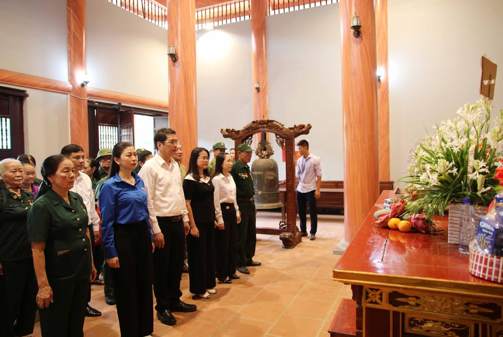 75 năm Ngày truyền thống lực lượng thanh niên xung phong: Tưởng nhớ các anh hùng liệt sỹ tại Ngã ba Cò Nòi - Ảnh 4.