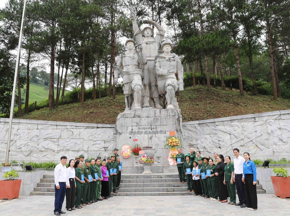 75 năm Ngày truyền thống lực lượng thanh niên xung phong: Tưởng nhớ các anh hùng liệt sỹ tại Ngã ba Cò Nòi - Ảnh 6.