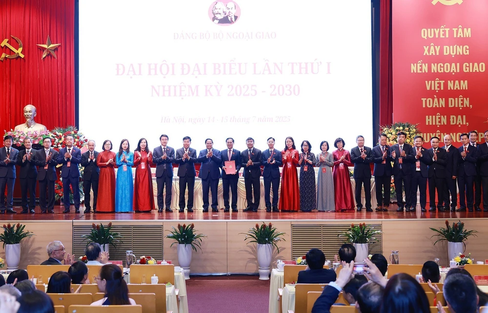 Thủ tướng Phạm Minh Chính: Đảng bộ Bộ Ngoại giao có quyết tâm cao, khát vọng lớn, tinh thần chiến đấu và đổi mới mạnh mẽ - Ảnh 5.