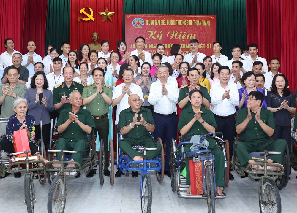 Tổng Bí thư Tô Lâm: Người có công là tài sản quý, là biểu tượng của ý chí, nghị lực Việt Nam - Ảnh 13. Tổng Bí thư Tô Lâm: Người có công là tài sản quý, là biểu tượng của ý chí, nghị lực Việt Nam - Ảnh 13.