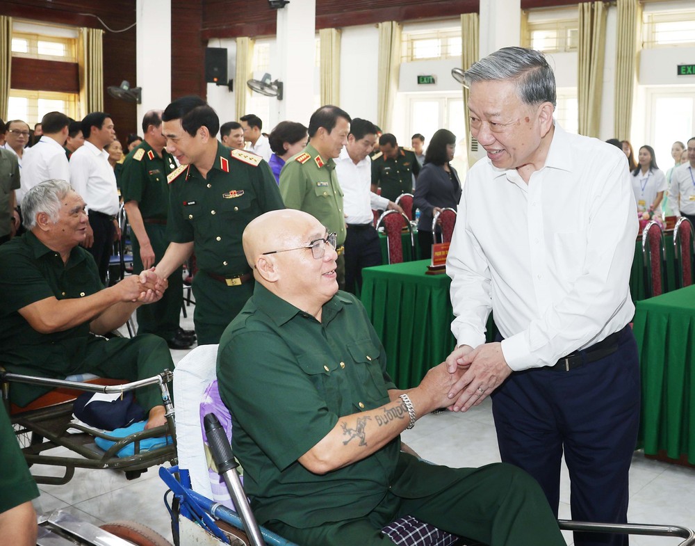 Tổng Bí thư Tô Lâm: Người có công là tài sản quý, là biểu tượng của ý chí, nghị lực Việt Nam - Ảnh 5. Tổng Bí thư Tô Lâm: Người có công là tài sản quý, là biểu tượng của ý chí, nghị lực Việt Nam - Ảnh 5.