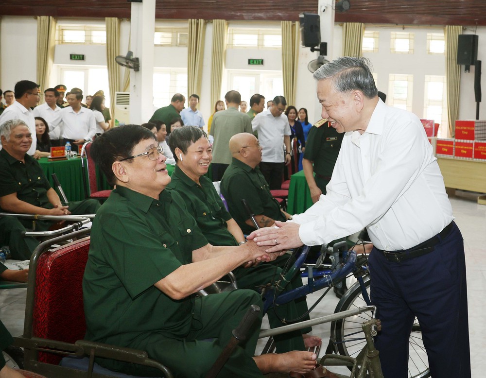Tổng Bí thư Tô Lâm: Người có công là tài sản quý, là biểu tượng của ý chí, nghị lực Việt Nam - Ảnh 7. Tổng Bí thư Tô Lâm: Người có công là tài sản quý, là biểu tượng của ý chí, nghị lực Việt Nam - Ảnh 7.