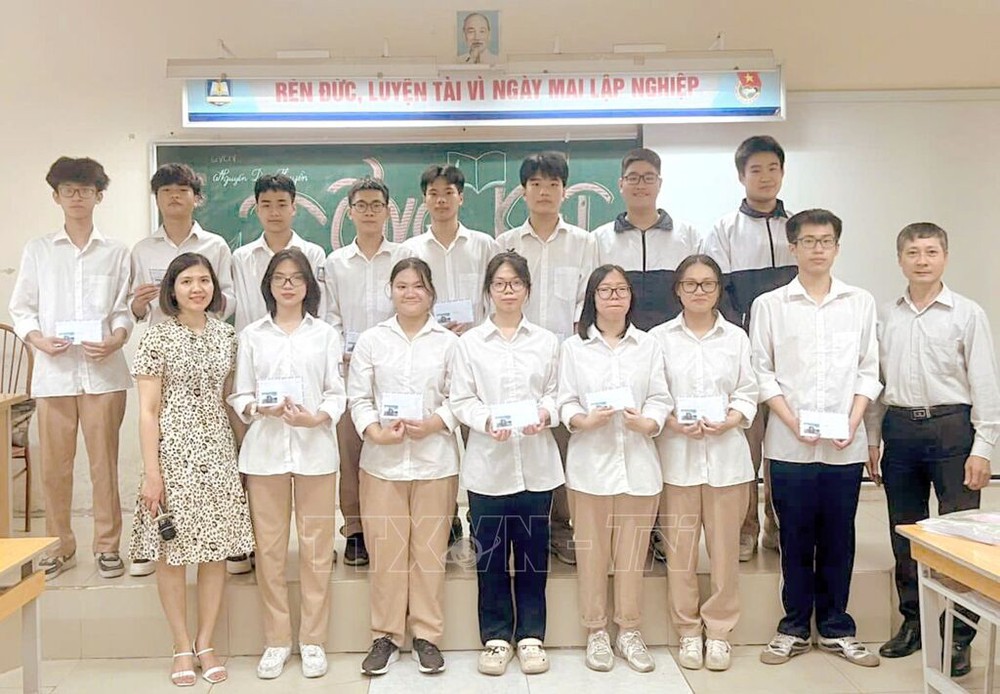 Thành tích ấn tượng của học sinh Thủ đô trong Kỳ thi tốt nghiệp THPT 2025 - Ảnh 2.