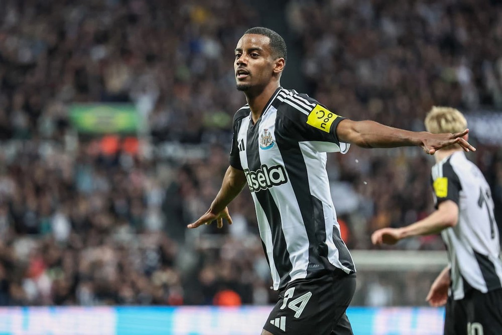Liverpool hỏi mua Isak: Ngôi sao của Newcastle thực sự đáng giá bao nhiêu? - Ảnh 3. Liverpool hỏi mua Isak: Ngôi sao của Newcastle thực sự đáng giá bao nhiêu? - Ảnh 3.