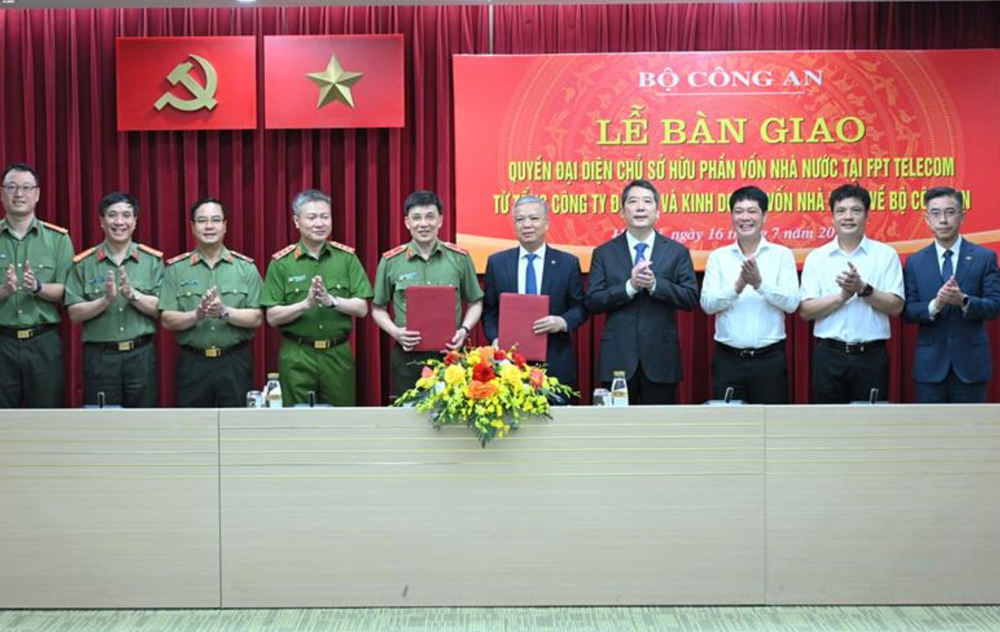 Bàn giao quyền đại diện chủ sở hữu phần vốn nhà nước tại FPT Telecom về Bộ Công an - Ảnh 1.