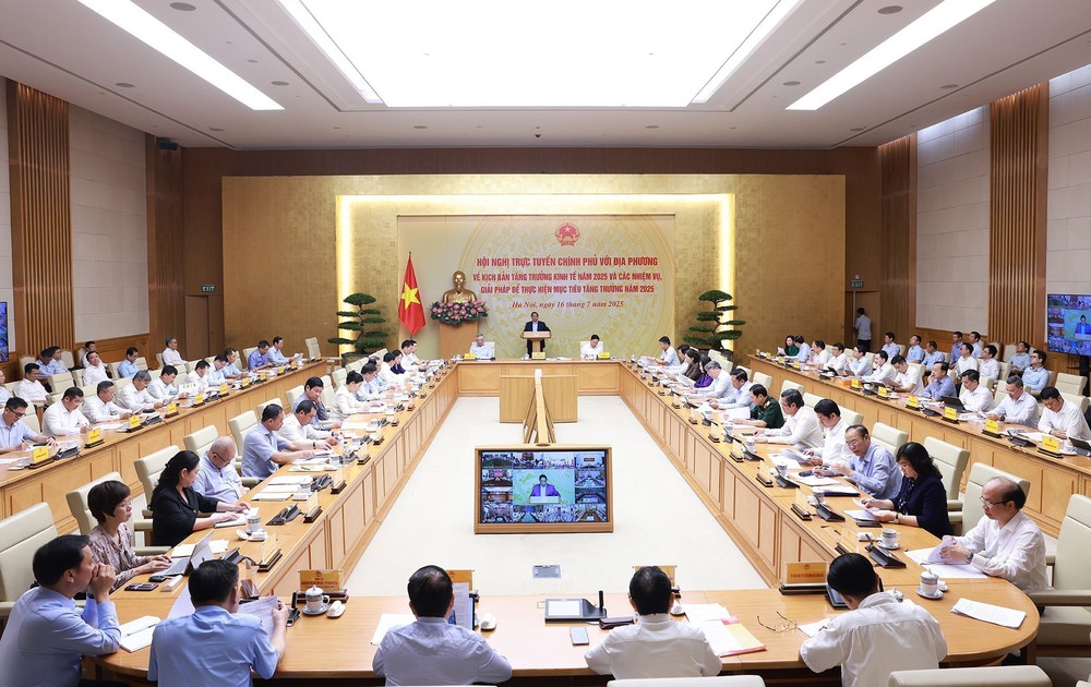 Thủ tướng Phạm Minh Chính chủ trì Hội nghị trực tuyến toàn quốc về kịch bản tăng trưởng - Ảnh 1.
