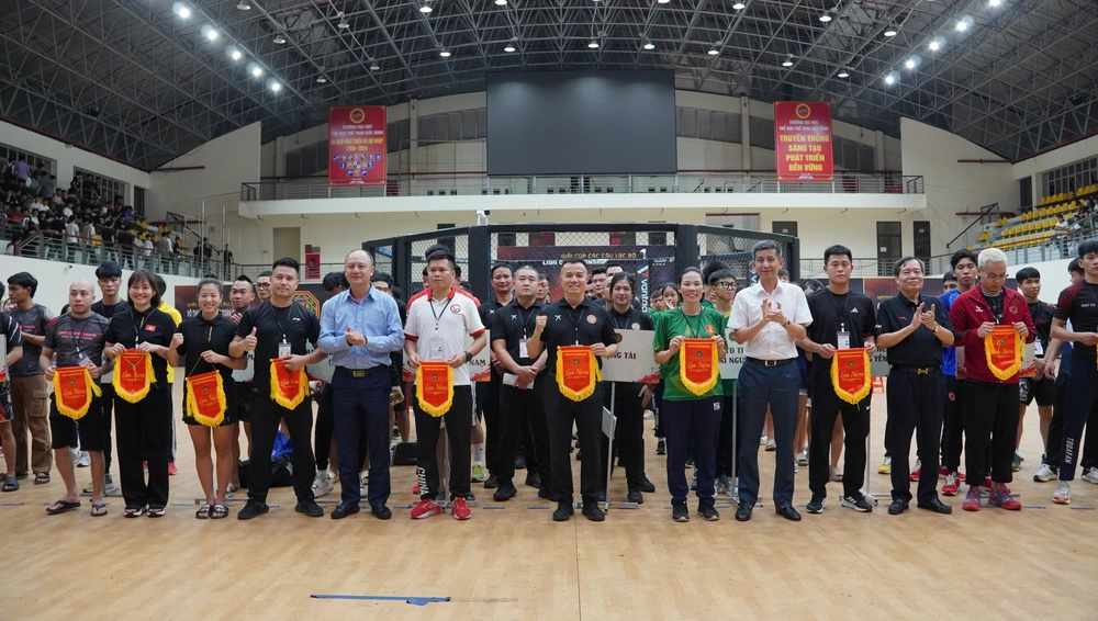 Khai mạc Giải Cúp các CLB Võ thuật tổng hợp toàn quốc 2025: Cột mốc mới của MMA Việt Nam - Ảnh 1. Khai mạc Giải Cúp các CLB Võ thuật tổng hợp toàn quốc 2025: Cột mốc mới của MMA Việt Nam - Ảnh 1.