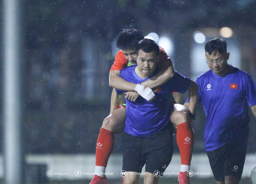U23 Việt Nam tổn thất nhân sự, HLV Kim Sang Sik gọi gấp cầu thủ trẻ xuất sắc nhất V-League - Ảnh 1.