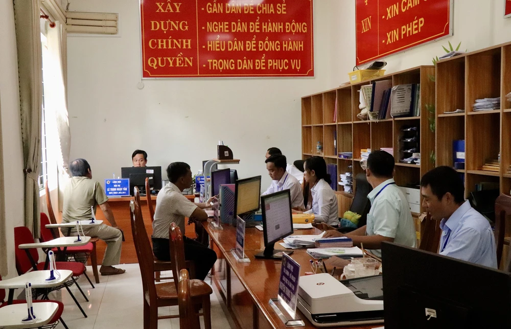 Thủ tướng yêu cầu tập trung tháo gỡ vướng mắc giai đoạn đầu vận hành mô hình tổ chức chính quyền địa phương 2 cấp - Ảnh 1. Thủ tướng yêu cầu tập trung tháo gỡ vướng mắc giai đoạn đầu vận hành mô hình tổ chức chính quyền địa phương 2 cấp - Ảnh 1.
