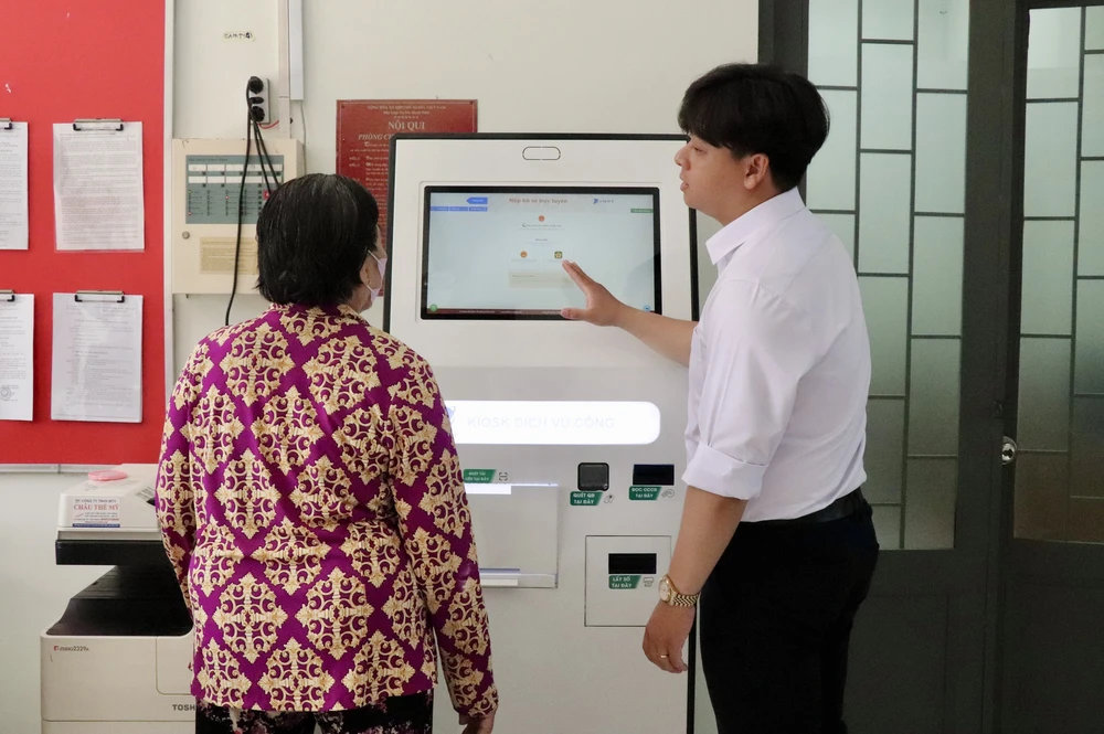 Thủ tướng yêu cầu tập trung tháo gỡ vướng mắc giai đoạn đầu vận hành mô hình tổ chức chính quyền địa phương 2 cấp - Ảnh 3. Thủ tướng yêu cầu tập trung tháo gỡ vướng mắc giai đoạn đầu vận hành mô hình tổ chức chính quyền địa phương 2 cấp - Ảnh 3.