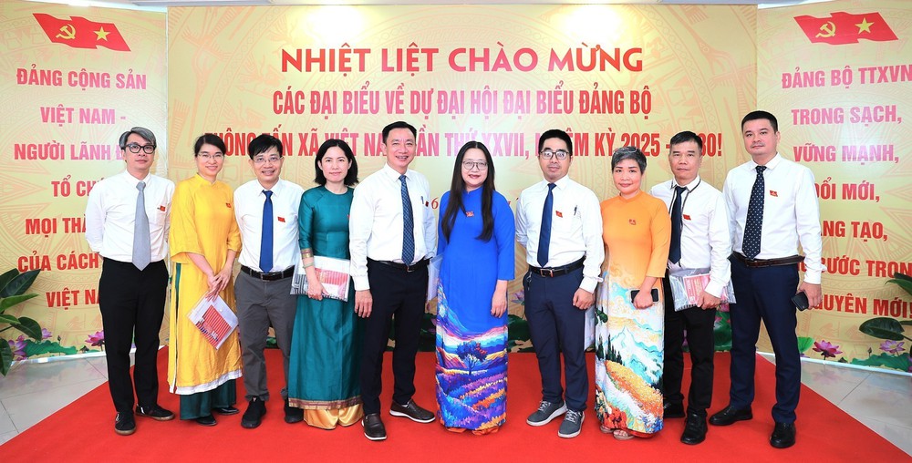 Phó Thủ tướng Mai Văn Chính dự Đại hội đại biểu Đảng bộ Thông tấn xã Việt Nam lần thứ 27, nhiệm kỳ 2025 - 2030 - Ảnh 10.