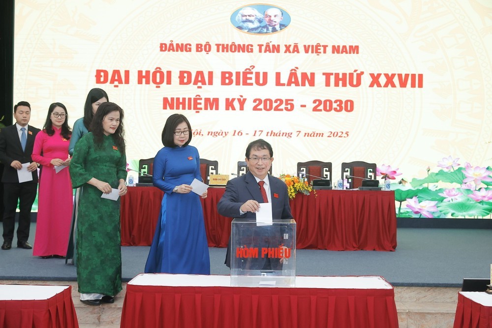 Phó Thủ tướng Mai Văn Chính dự Đại hội đại biểu Đảng bộ Thông tấn xã Việt Nam lần thứ 27, nhiệm kỳ 2025 - 2030 - Ảnh 18.