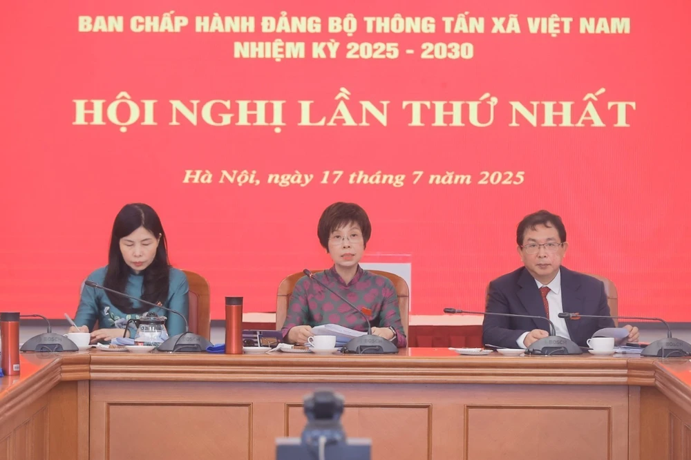 Đồng chí Vũ Việt Trang tái đắc cử Bí thư Đảng ủy TTXVN khóa 27, nhiệm kỳ 2025 - 2030 - Ảnh 3.