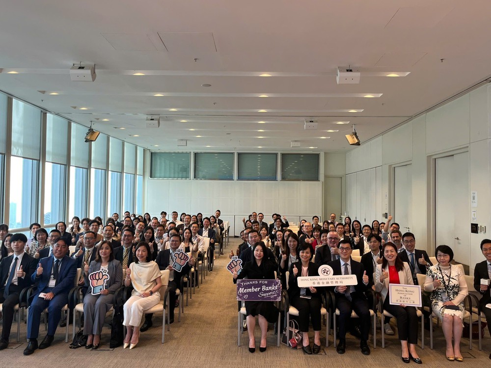 Hội thảo &quot;Việt Nam - Động lực tăng trưởng tiếp theo trong ASEAN&quot; tại Hong Kong (Trung Quốc) - Ảnh 4.