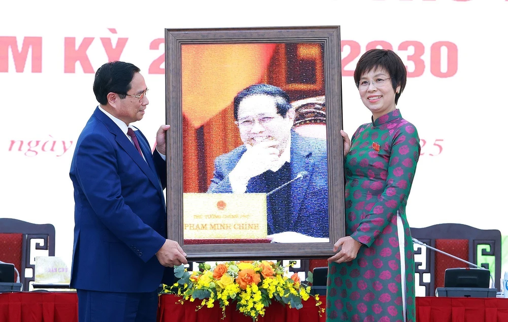 Đồng chí Vũ Việt Trang tái đắc cử Bí thư Đảng ủy TTXVN khóa 27, nhiệm kỳ 2025 - 2030 - Ảnh 1.