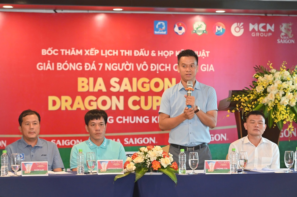 Giải bóng đá 7 người vô địch Quốc gia Bia Saigon Dragon Cup 2025 (VPL-S6) chính thức khởi tranh - Ảnh 1. Giải bóng đá 7 người vô địch Quốc gia Bia Saigon Dragon Cup 2025 (VPL-S6) chính thức khởi tranh - Ảnh 1.
