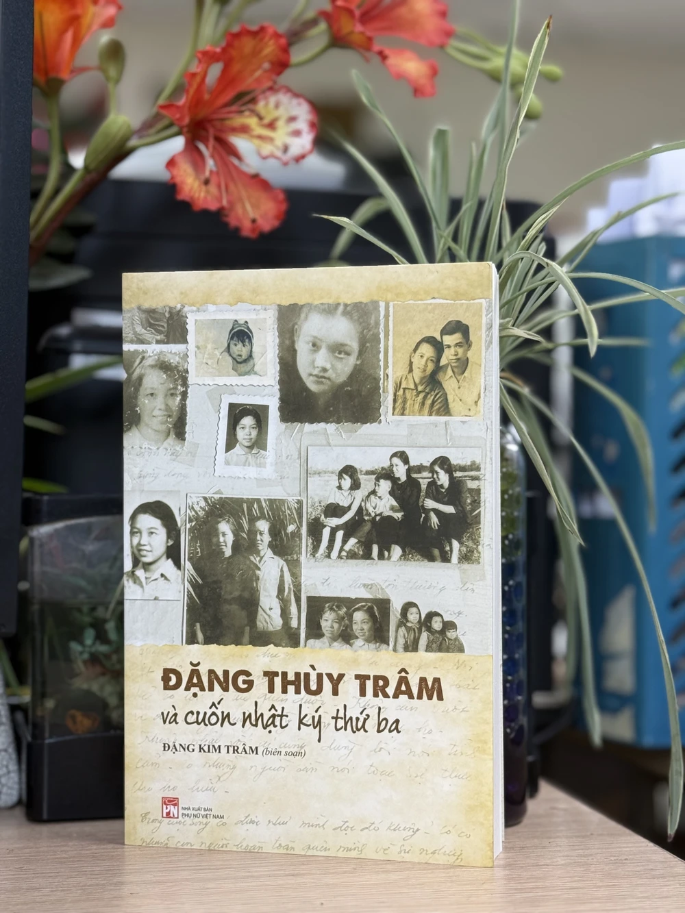 Giao lưu, giới thiệu sách &quot;Đặng Thùy Trâm và cuốn nhật ký thứ ba&quot; - Ảnh 2.