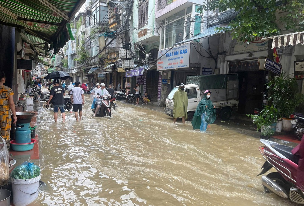 Hà Nội đầu tư hơn 380 tỷ đồng chống úng ngập nội đô - Ảnh 1. Hà Nội đầu tư hơn 380 tỷ đồng chống úng ngập nội đô - Ảnh 1.