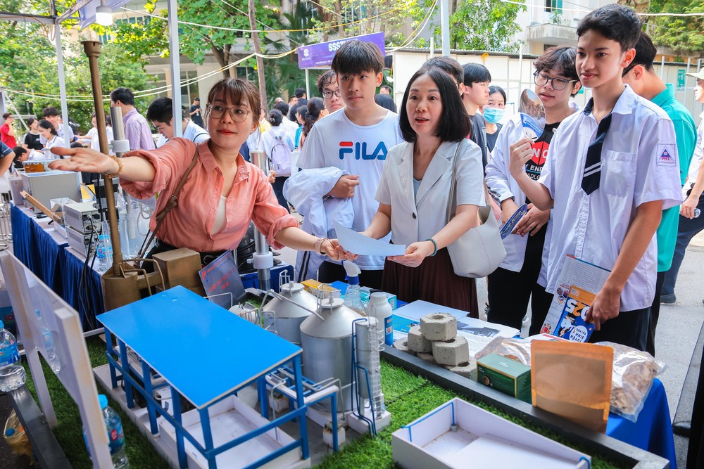 Tuyển sinh Đại học 2025: Các Đại học lớn công bố ngưỡng đảm bảo chất lượng đầu vào - Ảnh 2.