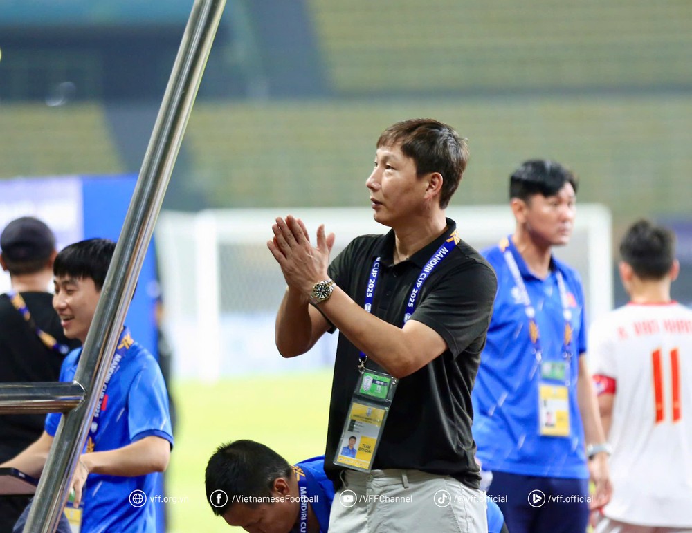 HLV Kim Sang Sik: 'U23 Việt Nam phải tập trung vào chính mình' - Ảnh 1.