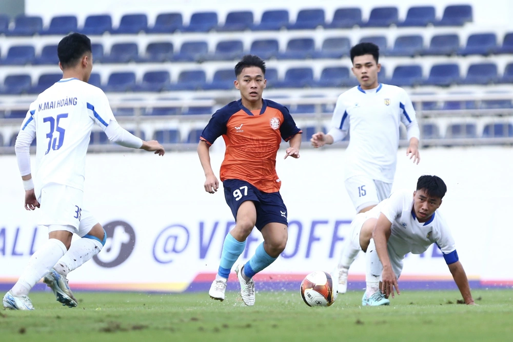 Con trai Quang Hải lại ghi bàn ở Vòng chung kết U21 Quốc gia - Ảnh 3.