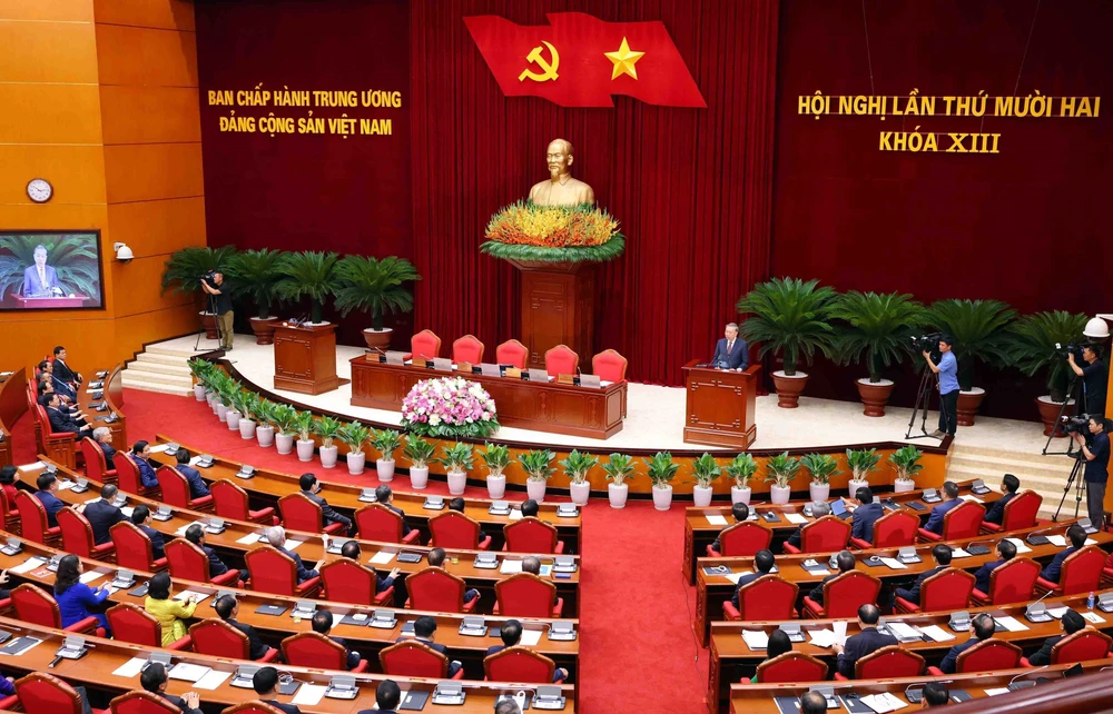 Thông báo Hội nghị lần thứ 12 Ban Chấp hành Trung ương Đảng khóa XIII - Ảnh 1.