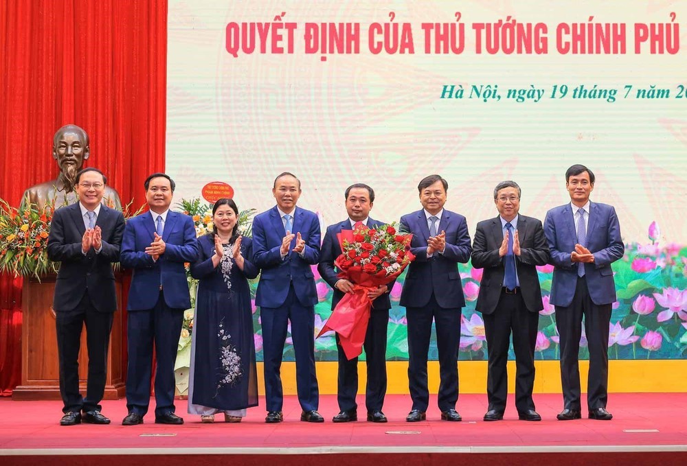 Thủ tướng Phạm Minh Chính trao Quyết định giao quyền Bộ trưởng Bộ Nông nghiệp và Môi trường - Ảnh 4.