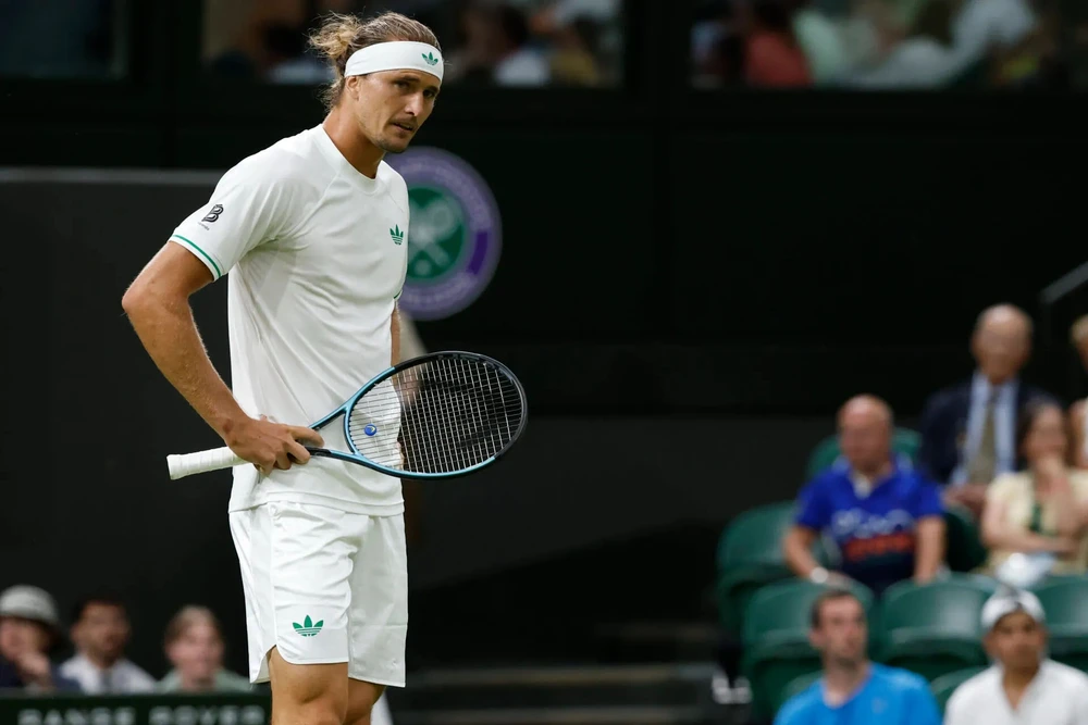 Alexander Zverev bị loại ngay vòng 1 Wimbledon 2025: Hãy gọi một chuyên gia tâm lý cho Sascha! - Ảnh 1.